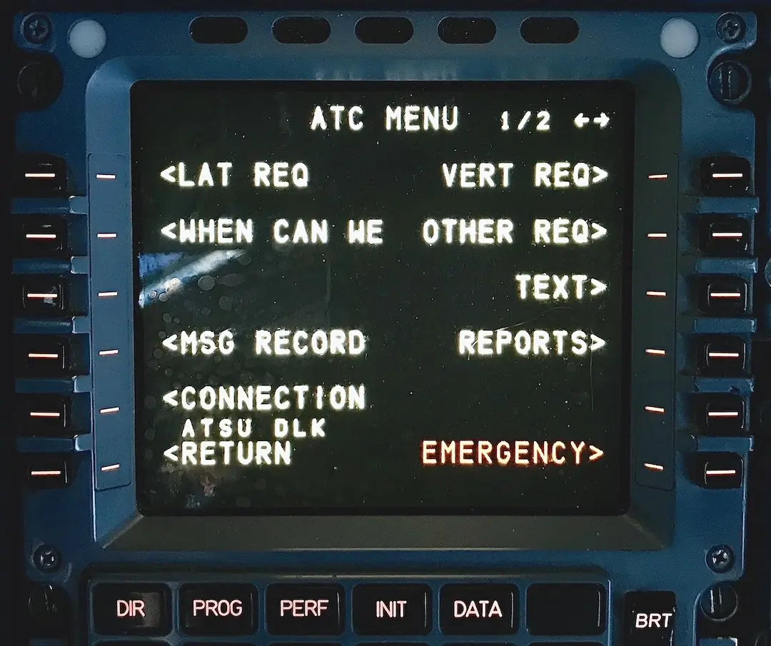 Read more about the article ACARS And CPDLC: 5 Key Differences